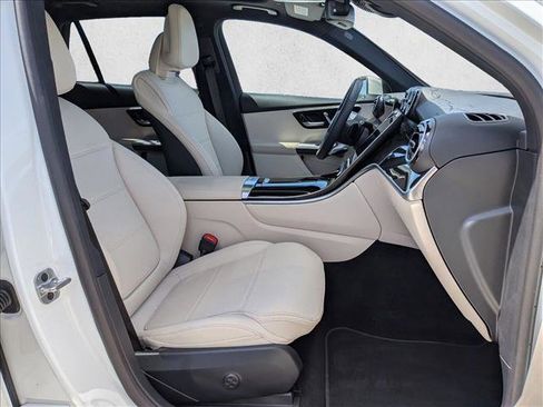 Used 2026 Mercedes-Benz GLC 300 4MATIC image 21