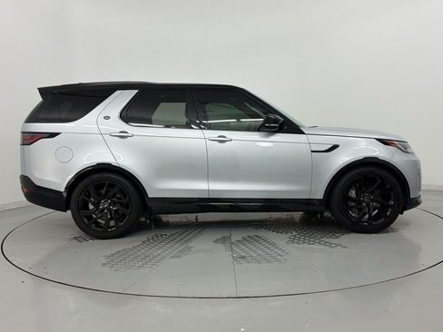 Used 2024 Land Rover Discovery Dynamic SE AWD/4WD image 8