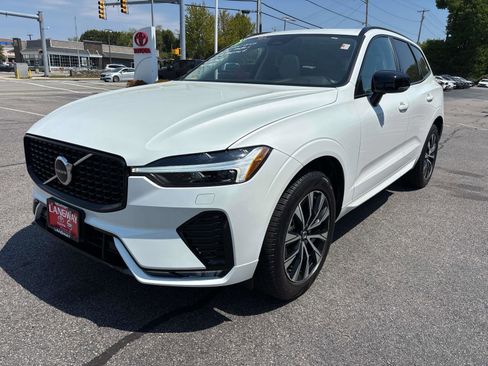 Used 2025 Volvo XC60 B5 Core w/ Protection Package Premier AWD/4WD image 6