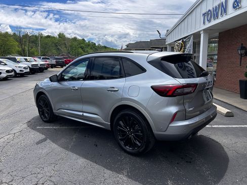 Used 2023 Ford Escape ST-Line Elite w/ Premium Technology Package AWD/4WD image 9