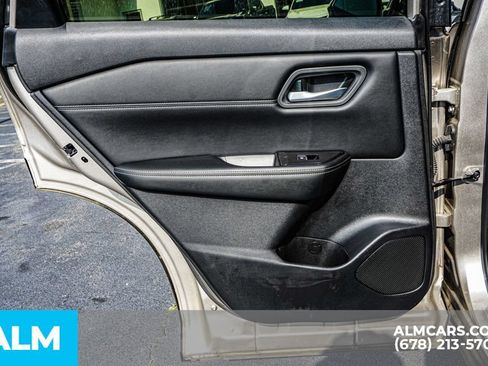 Used 2024 Nissan Rogue SL AWD/4WD image 52