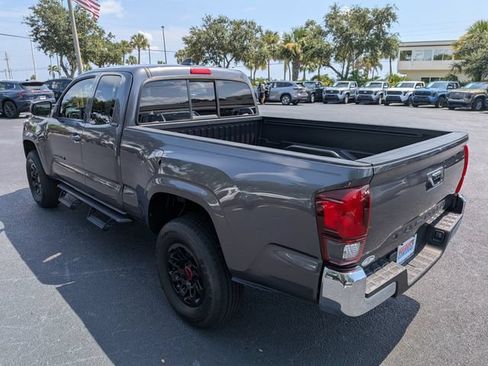Used 2022 Toyota Tacoma SR5 RWD image 5