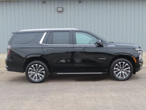 Used 2026 Chevrolet Tahoe High Country AWD/4WD image 2