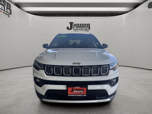 Used 2025 Jeep Compass Limited AWD/4WD image 5
