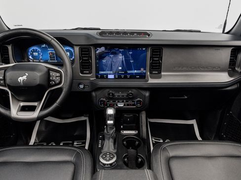 Used 2025 Ford Bronco Badlands AWD/4WD image 38