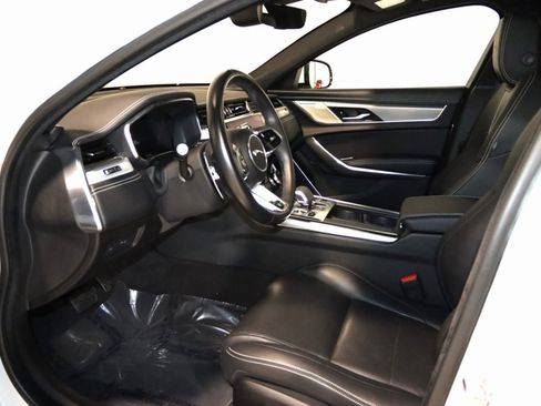 Used 2021 Jaguar XF R-Dynamic SE image 35