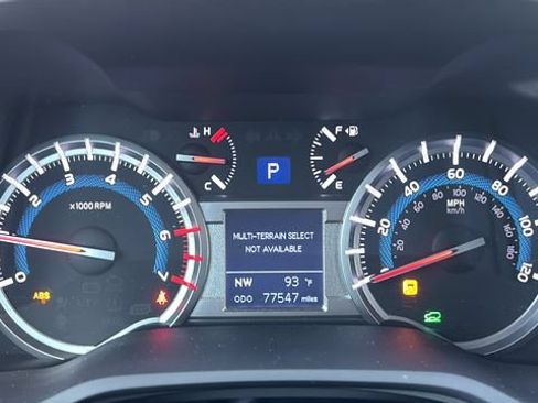 Used 2017 Toyota 4Runner TRD Off-Road AWD/4WD image 13