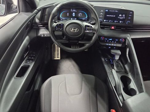Certified 2025 Hyundai Elantra Sport FWD image 7