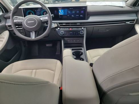 Used 2025 Hyundai Sonata SEL FWD image 13
