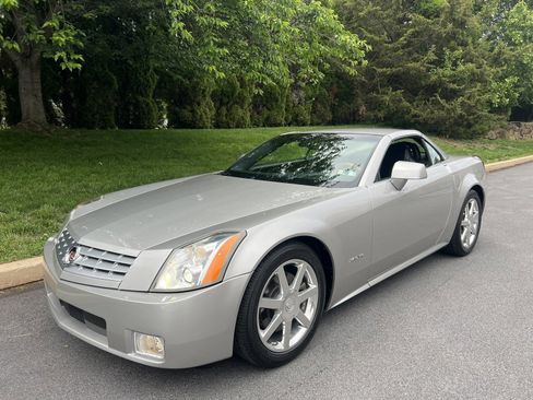 Used 2004 Cadillac XLR RWD image 57
