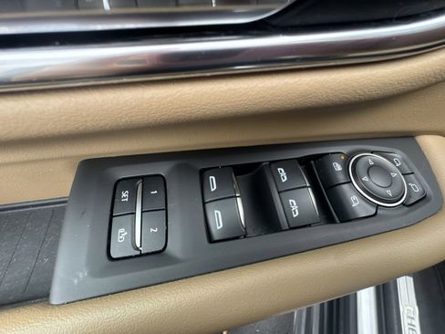 Used 2021 Chevrolet Suburban Premier image 13