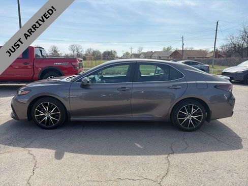 Used 2023 Toyota Camry SE w/ Convenience Package image 8