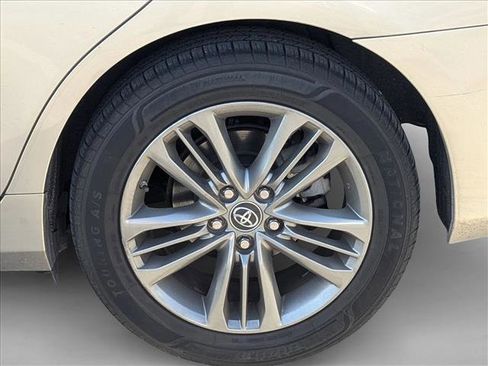 Used 2017 Toyota Camry SE image 6