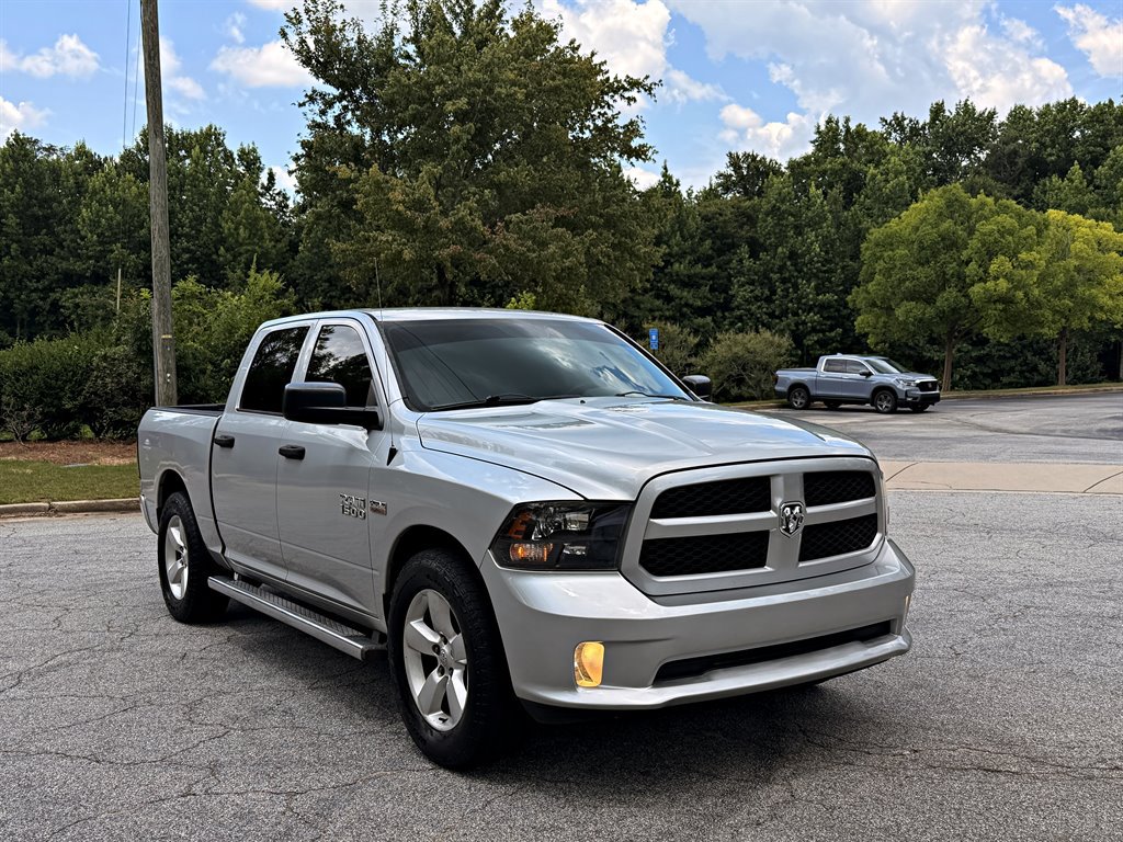 Used 2015 RAM 1500 Express RWD image 1