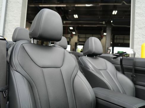 Used 2024 BMW 430i Convertible w/ Convenience Package image 19