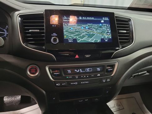 Used 2024 Honda Passport TrailSport image 14