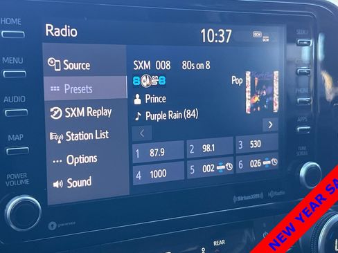 Used 2021 Toyota Highlander LE image 19