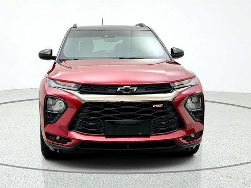 Used 2023 Chevrolet TrailBlazer RS AWD/4WD image 2