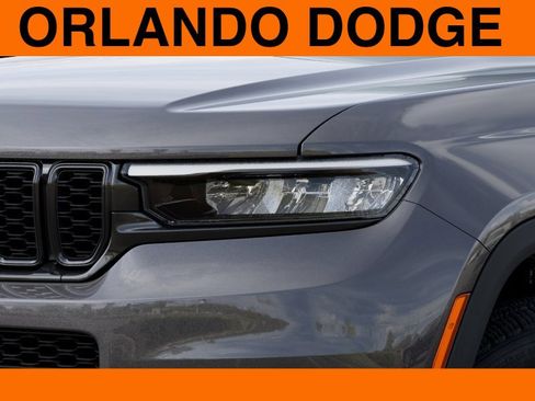 New 2025 Jeep Grand Cherokee L Limited w/ Luxury Tech Group II RWD image 10