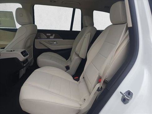 New 2026 Mercedes-Benz GLS 450 4MATIC image 14