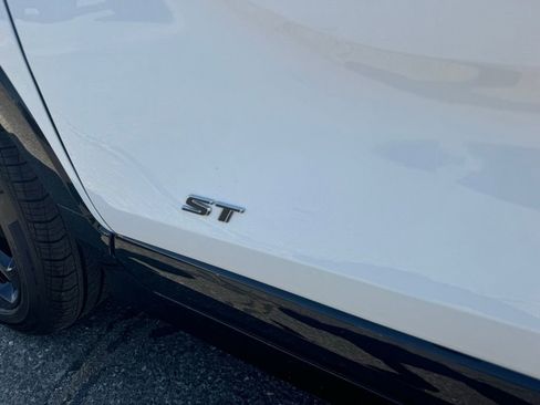 New 2025 Buick Encore GX Sport Touring w/ Experience Buick Package image 10