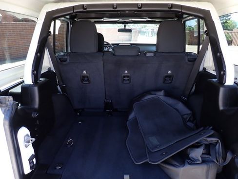 Used 2022 Jeep Wrangler Unlimited Sport AWD/4WD image 8