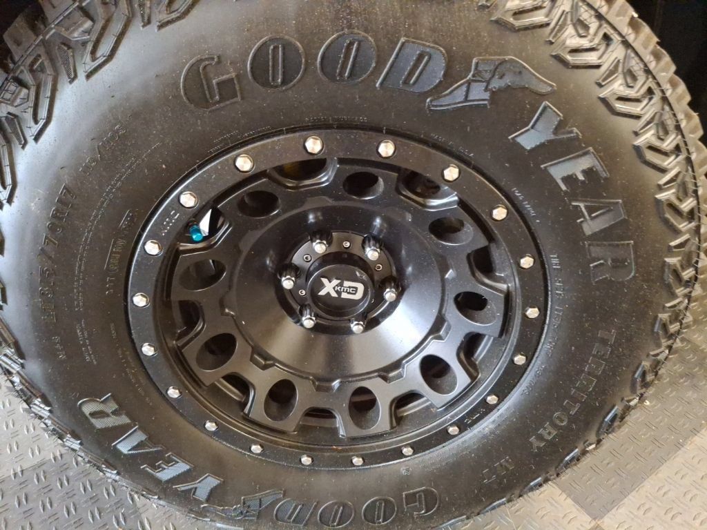 Used 2018 Ford F150 Raptor w/ Equipment Group 801A Mid AWD/4WD image 4