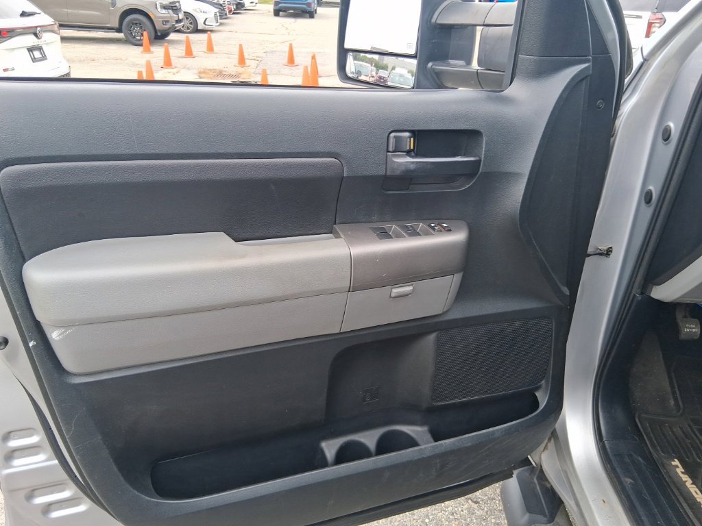 Used 2012 Toyota Tundra 4x4 CrewMax w/ Tow Pkg image 9