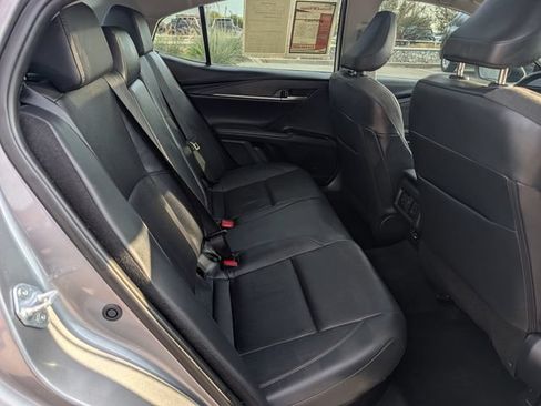 Certified 2025 Toyota Camry XLE FWD image 31