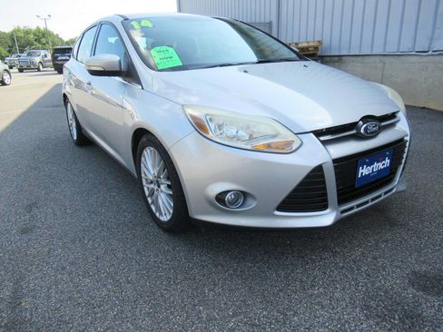 Used 2014 Ford Focus Titanium FWD image 3