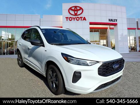 Used 2023 Ford Escape ST-Line AWD/4WD image 1
