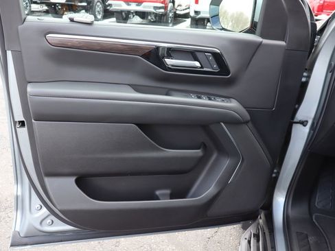 Used 2025 Chevrolet Tahoe LS image 26