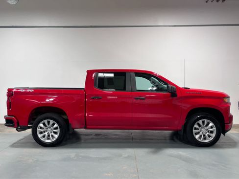 Used 2019 Chevrolet Silverado 1500 Custom w/ Custom Convenience Package AWD/4WD image 5