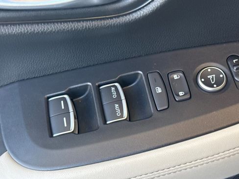 Certified 2024 Honda HR-V EX-L image 12