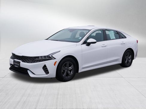 Used 2023 Kia K5 LXS image 3