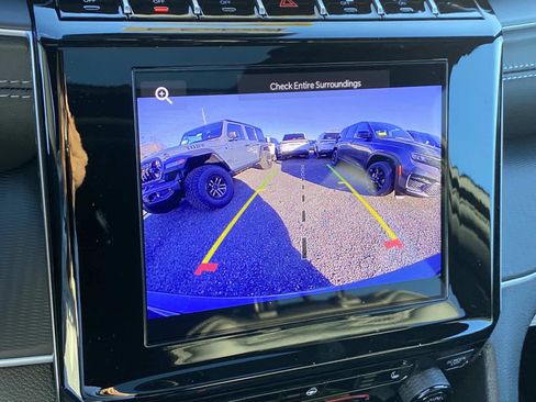 New 2025 Jeep Grand Cherokee Laredo image 11