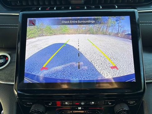 Used 2024 Jeep Grand Cherokee Overland w/ Luxury Tech Group IV image 25