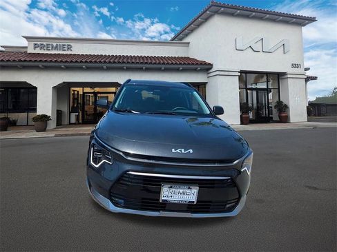 New 2025 Kia Niro SX Touring image 6