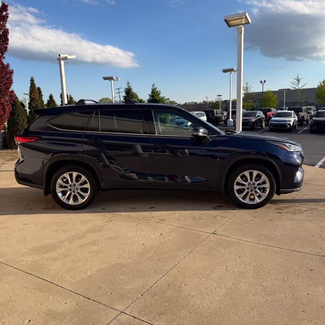 Used 2021 Toyota Highlander Limited AWD/4WD image 5