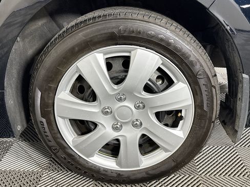 Used 2025 Toyota Corolla LE FWD image 34