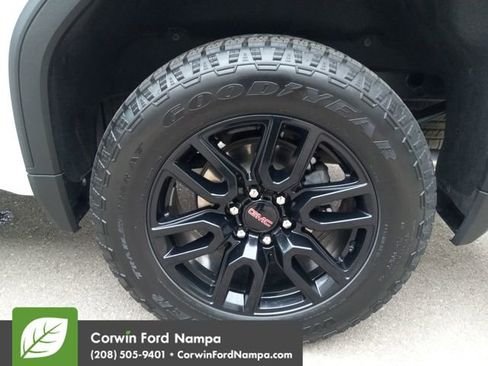 Used 2025 GMC Sierra 1500 Elevation image 32