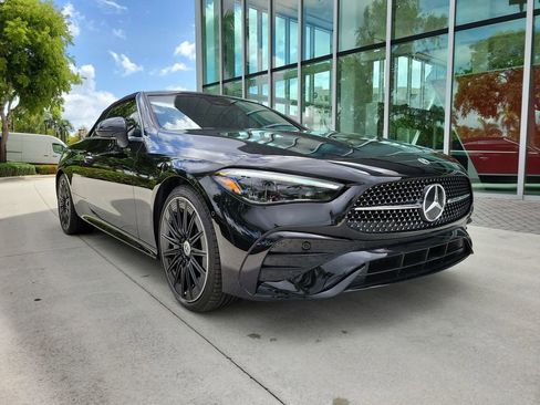 Used 2024 Mercedes-Benz CLE 450 4MATIC Cabriolet image 2