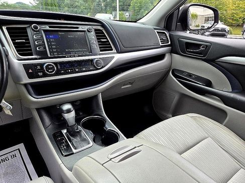Used 2019 Toyota Highlander Plus image 20