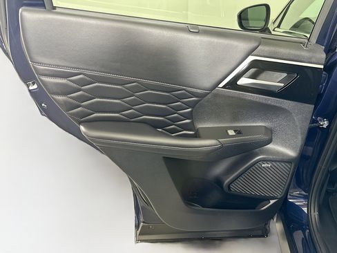 Used 2025 Mitsubishi Outlander SEL image 28