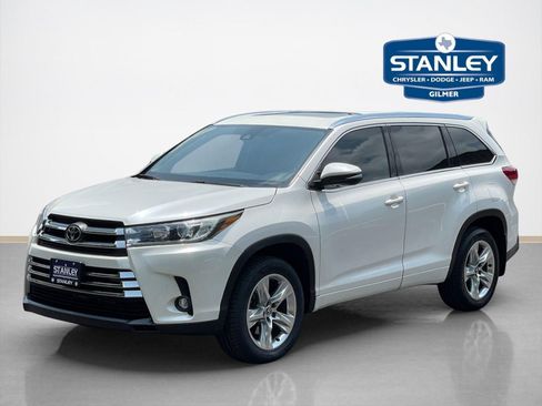 Used 2019 Toyota Highlander Limited FWD image 3