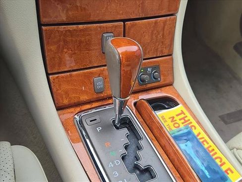 Used 2003 Lexus LS 430 w/ Navigation/Mark Levinson Pkg RWD image 10