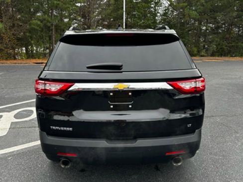 Used 2020 Chevrolet Traverse LT image 6