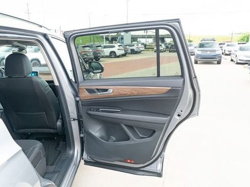 New 2026 Volkswagen Atlas SE FWD image 15