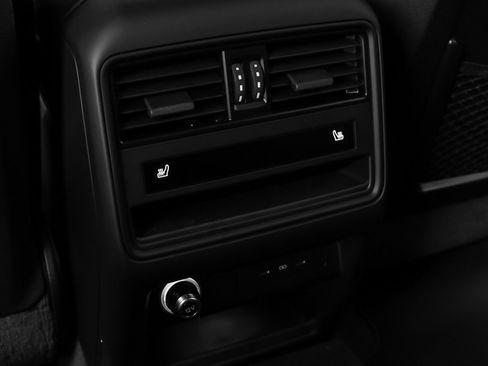 Certified 2025 Porsche Cayenne image 42