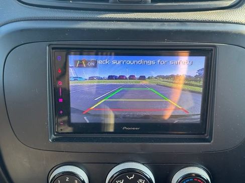 Used 2016 Kia Soul + FWD image 24